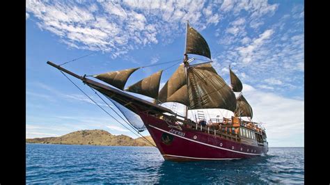 luxury liveaboard diving indonesia